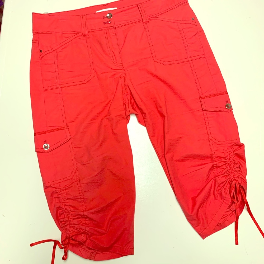 White House Black Market Capri